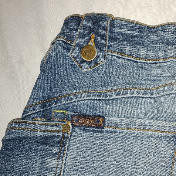 ⚜️ Y2K Crest Jean Capris - Picture 6 of 16